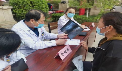 德州市中醫院健康義診活動走進御景國際小區，為居民提供專業養生保健服務